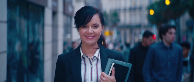 Video Reference: Smile, Eye, Human, Blue, Coat, Microphone, Suit, Blazer, Happy, White-collar worker