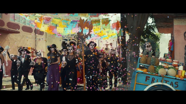 Video Reference: Lighting, Confetti, Art, Entertainment, Public space, Fun, Crowd, Event, City, Balloon