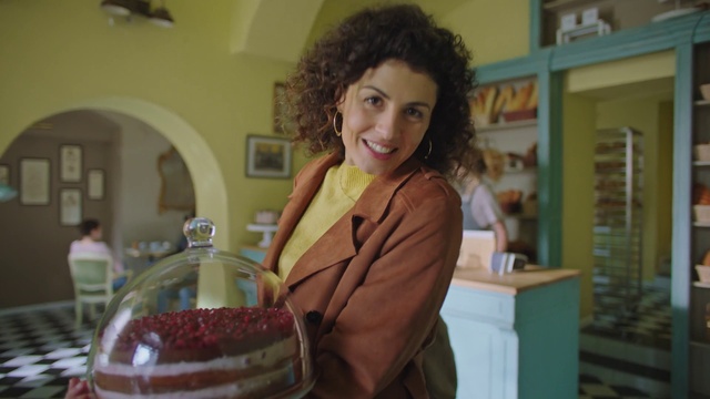 Video Reference: Food, Smile, Recipe, Cuisine, Ingredient, Tableware, Cake, Ringlet, Cooking, Picture frame