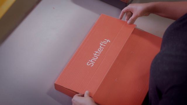 Video Reference: Hand, Gadget, Sleeve, Gesture, Finger, Thumb, Material property, Font, Nail, Communication Device