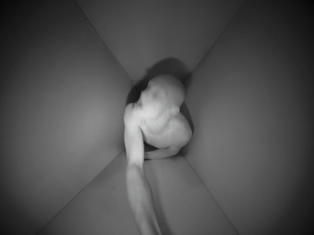 Video Reference: Head, Arm, Eye, Leg, Human body, Flash photography, Neck, Gesture, Elbow, Knee