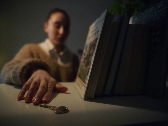 Video Reference: Hand, Gesture, Computer, Finger, Netbook, Personal computer, Office supplies, Office equipment, Desk, Font