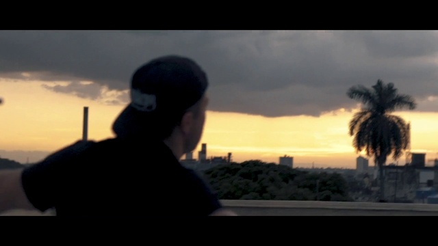 Video Reference: Cloud, Sky, Atmosphere, World, Flash photography, Sunlight, Dusk, Tree, Atmospheric phenomenon, Sunrise