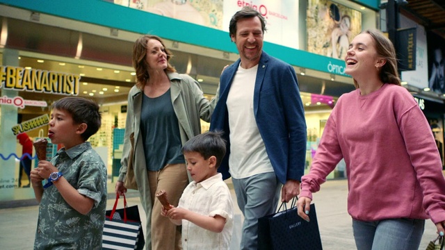 Video Reference: Smile, Daytime, Standing, Neighbourhood, Happy, Leisure, Public space, T-shirt, Recreation, Shorts