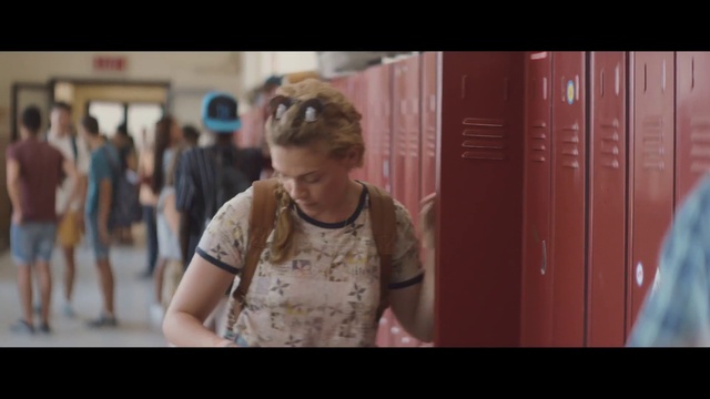 Video Reference: Shoulder, Flash photography, Vision care, Street fashion, Eyewear, Fashion design, Chest, Happy, Event, Fun