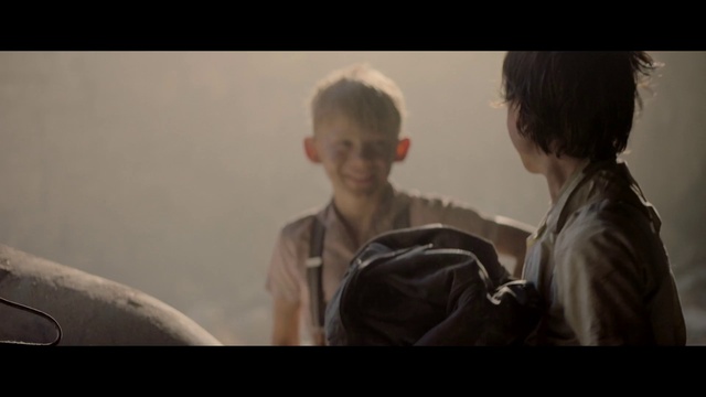 Video Reference: Shoulder, Flash photography, Jaw, Neck, Gesture, Happy, Smile, Fun, Event, Darkness