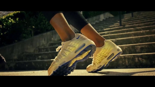 Video Reference: Footwear, Flash photography, Walking shoe, Thigh, Street fashion, Sportswear, Outdoor shoe, Knee, Rolling, Human leg