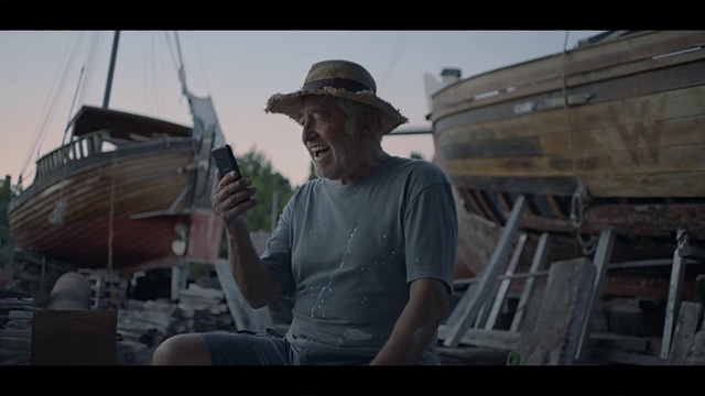 Video Reference: Sky, Hat, Smile, Fedora, Sun hat, Flash photography, Boat, Vehicle, Watercraft, Travel