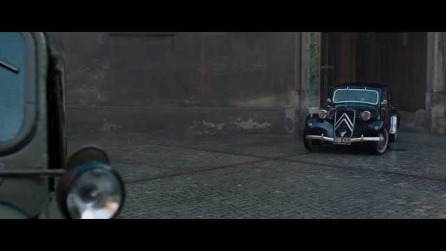Video Reference: Tire, Wheel, Vehicle, Automotive lighting, Hood, Automotive tire, Motor vehicle, Car, Automotive design, Headlamp