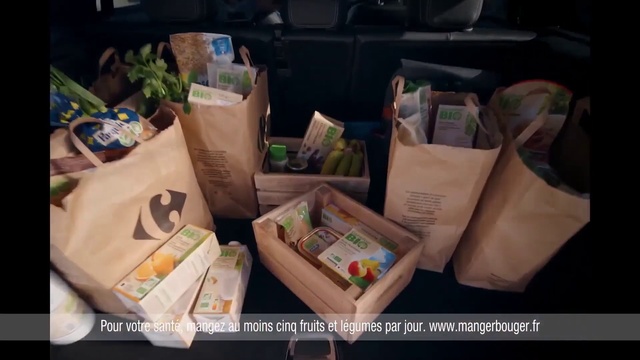 Video Reference: Shipping box, Packaging and labeling, Box, Plastic bag, Paper bag, Packing materials, Event, Plastic, Room, Bag