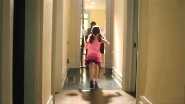 Video Reference: Leg, Fixture, Door, Shorts, Thigh, Building, Human leg, Magenta, Event, Waist