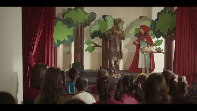 Video Reference: Plant, Entertainment, Tree, Curtain, Performing arts, Event, Stage, Room, Fun, Public event