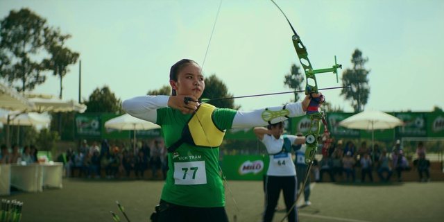 Video Reference: Sky, Tree, Bow and arrow, Recreation, Leisure, Event, Competition event, Sports, Precision sports, Championship