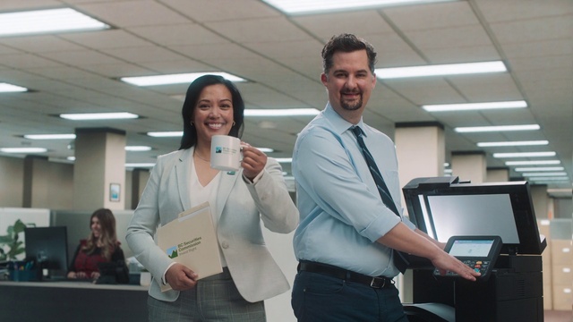 Video Reference: Smile, Jeans, White-collar worker, Engineering, Event, Job, Employment, Conversation, T-shirt, Management