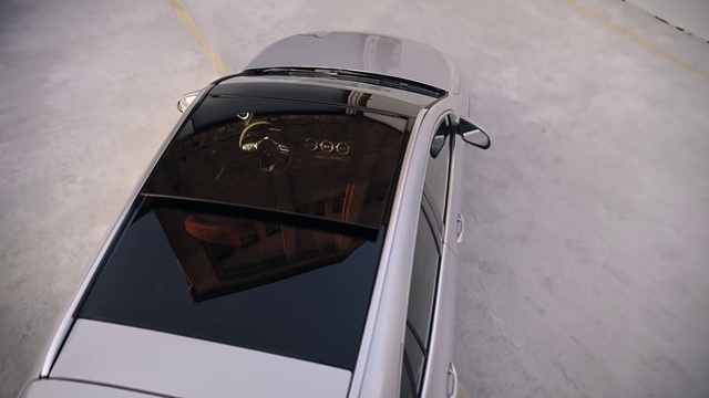 Video Reference: Vehicle, Motor vehicle, Automotive lighting, Hood, Automotive tire, Automotive design, Automotive exterior, Vehicle door, Windscreen wiper, Bumper