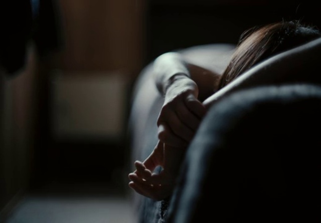 Video Reference: Hand, Flash photography, Gesture, Comfort, Elbow, Tints and shades, Wrist, Nail, Human leg, Audio equipment