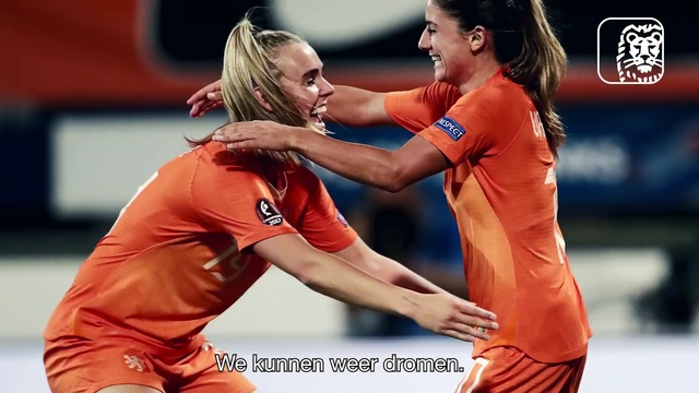 Video Reference: Hair, Sports uniform, Muscle, Greeting, Shorts, Orange, Gesture, Smile, Happy, Player