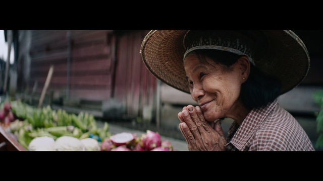 Video Reference: Lip, Smile, Hat, Flash photography, Sun hat, Happy, Gesture, Tobacco, Cap, Wrinkle