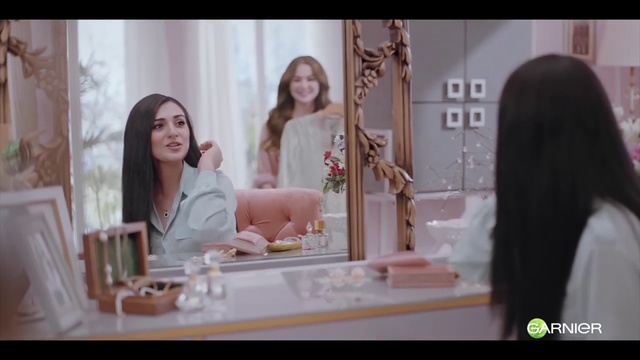 Video Reference: Skin, Smile, Facial expression, Flash photography, Happy, Textile, Eyelash, Pink, Black hair, Magenta