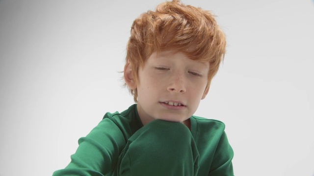 Video Reference: Nose, Cheek, Lip, Eyebrow, Eye, Jaw, Neck, Sleeve, Wings, Happy