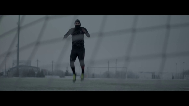 Video Reference: Shorts, Leg, Sky, Sportswear, Tree, Recreation, Thigh, Player, Knee, Human leg