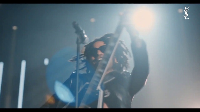 Video Reference: Band plays, Cloud, Guitar accessory, Microphone, Concert, String instrument, Musical instrument, Musician, Plucked string instruments, Artist