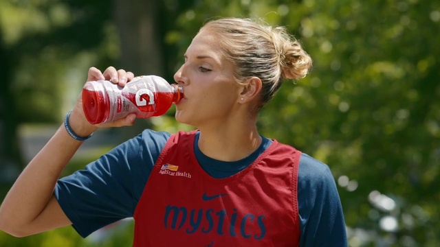Video Reference: Lip, Bottle, Water, Gesture, Happy, T-shirt, Drink, Plastic bottle, Plant, Water bottle
