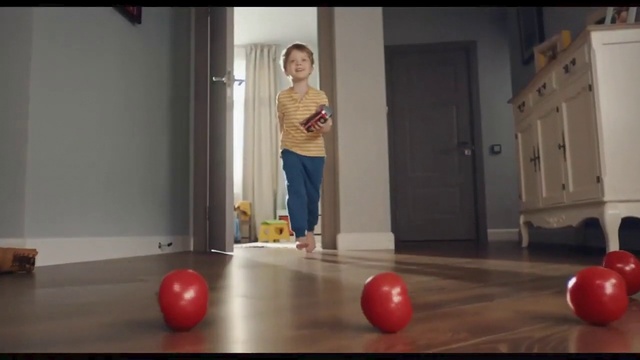 Video Reference: Joint, Standing, Flooring, Wood, Ball, Floor, Knee, Balloon, Hardwood, Laminate flooring