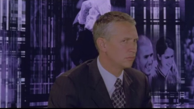 Video Reference: Coat, Tie, Interaction, Flash photography, Suit, Formal wear, White-collar worker, Event, News, Official