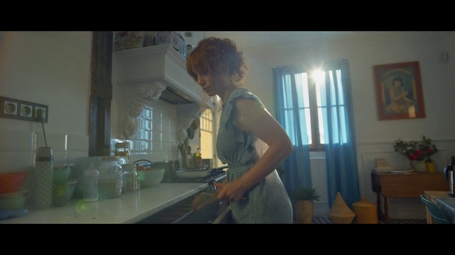 Video Reference: Flash photography, Houseplant, Screenshot, Fun, Cooking, Room, Darkness, Pc game, Chest, Video game software