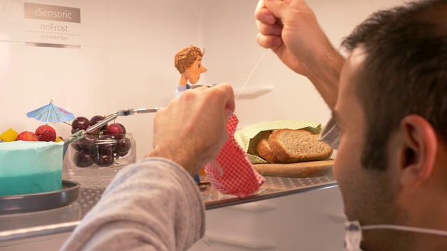 Video Reference: Joint, Hand, Mouth, Vision care, Gesture, Finger, Eyewear, Tableware, Eyelash, Fun