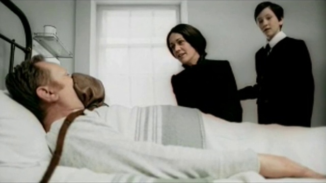 Video Reference: Facial expression, Comfort, Human, Fashion, Gesture, People, Beauty, Event, Tie, Bed