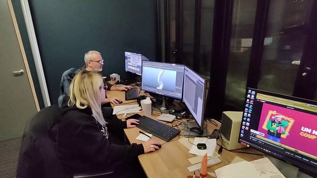 Video Reference: Computer, Table, Personal computer, Computer monitor, Peripheral, Computer keyboard, Computer desk, Desk, Input device, Desktop computer