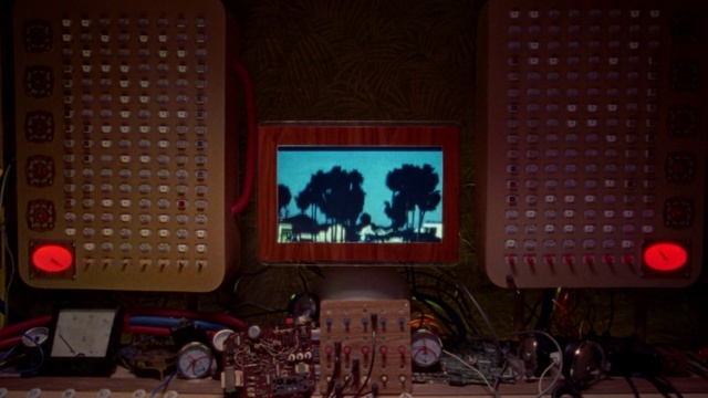 Video Reference: Computer, Personal computer, Entertainment, Audio equipment, Technology, Display device, Event, Electronic device, Flat panel display, Stage