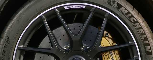 Video Reference: Wheel, Tire, Automotive tire, Motor vehicle, Light, Automotive lighting, Tread, Hubcap, Automotive design, Alloy wheel