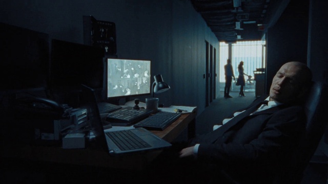 Video Reference: Personal computer, Computer keyboard, Computer, Peripheral, Computer monitor, Desk, Input device, Laptop, Lighting, Table