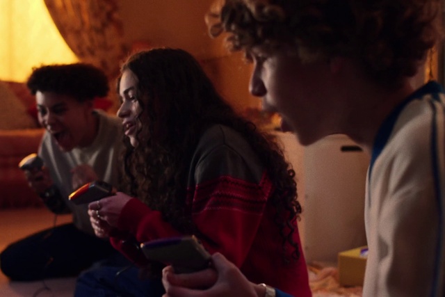 Video Reference: Hand, Adaptation, Event, Youth, Fun, Curtain, Communication Device, Musician, Entertainment, Mobile phone