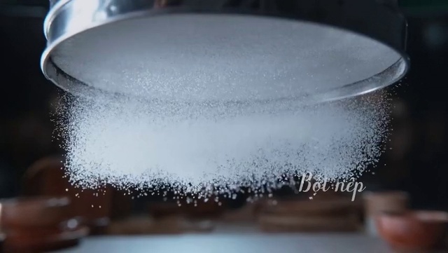 Video Reference: Liquid, Table salt, Water, Fluid, Ingredient, Salt, Sodium chloride, Drink, Seasoning, Chemical compound
