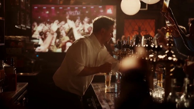 Video Reference: Drinking establishment, Standing, Flash photography, Barware, Entertainment, Musician, Fun, Music, Event, Drink