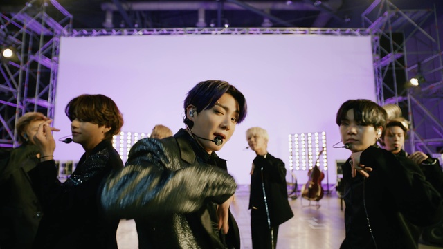 Video Reference: Outerwear, Human, Coat, Purple, Lighting, Entertainment, Interaction, Fun, Jacket, Fashion design