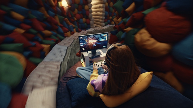 Video Reference: Hand, World, Purple, Leisure, Recreation, T-shirt, Electronic device, Event, Space, Gadget