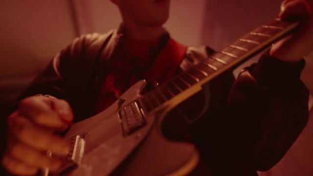 Video Reference: Musical instrument, Musician, String instrument, String instrument, Guitar, Mouth, Musical instrument accessory, Plucked string instruments, Guitarist, String instrument accessory