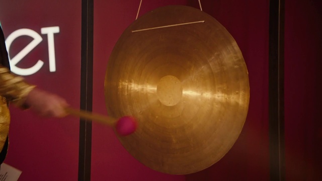 Video Reference: Wood, Circle, Metal, Idiophone, Ceiling, Light fixture, Lighting accessory, Musical instrument, Magenta, Home accessories