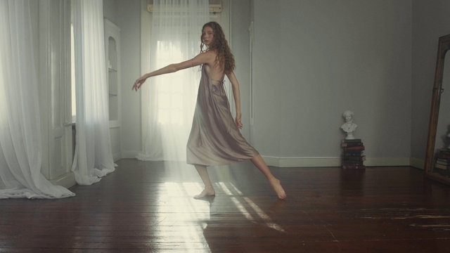 Video Reference: Hair, Human body, Flash photography, Standing, Wood, Flooring, Floor, Performing arts, Waist, Fashion design