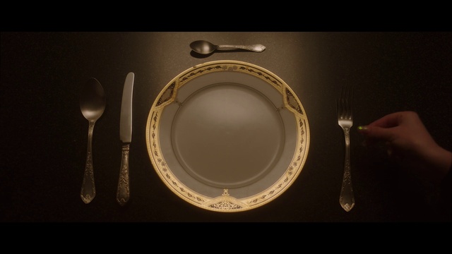Video Reference: Tableware, Drinkware, Dishware, Kitchen utensil, Plate, Serveware, Cutlery, Porcelain, Wood, Circle