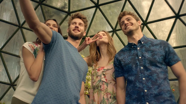 Video Reference: Smile, Hand, Hairstyle, Daytime, Arm, Facial expression, Vertebrate, Organ, Human, Fashion