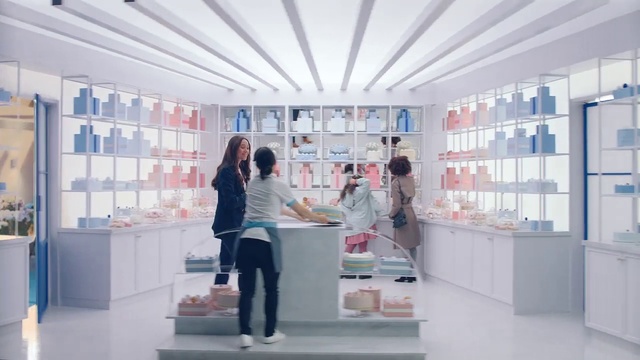 Video Reference: Product, Automotive design, Interior design, Lighting, Eyewear, Architecture, Customer, Flooring, Retail, Suit