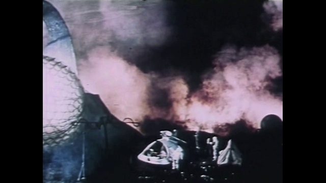 Video Reference: Entertainment, Smoke, Display device, Concert, Event, Pollution, Font, Musical instrument, Performing arts, Darkness