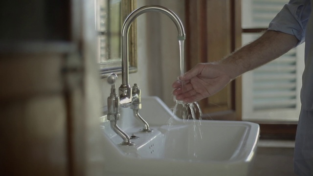 Video Reference: Water, Tap, Hand, Plumbing fixture, Sink, Kitchen sink, Fluid, Kitchen, Plumbing, Household hardware