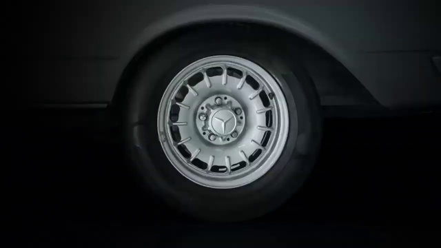 Video Reference: Tire, Wheel, Automotive tire, Automotive lighting, Tread, Car, Hubcap, Synthetic rubber, Vehicle, Alloy wheel